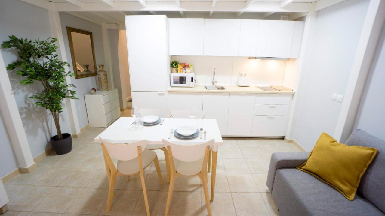 Rentalsevilla Escuelas Pias Экстерьер фото